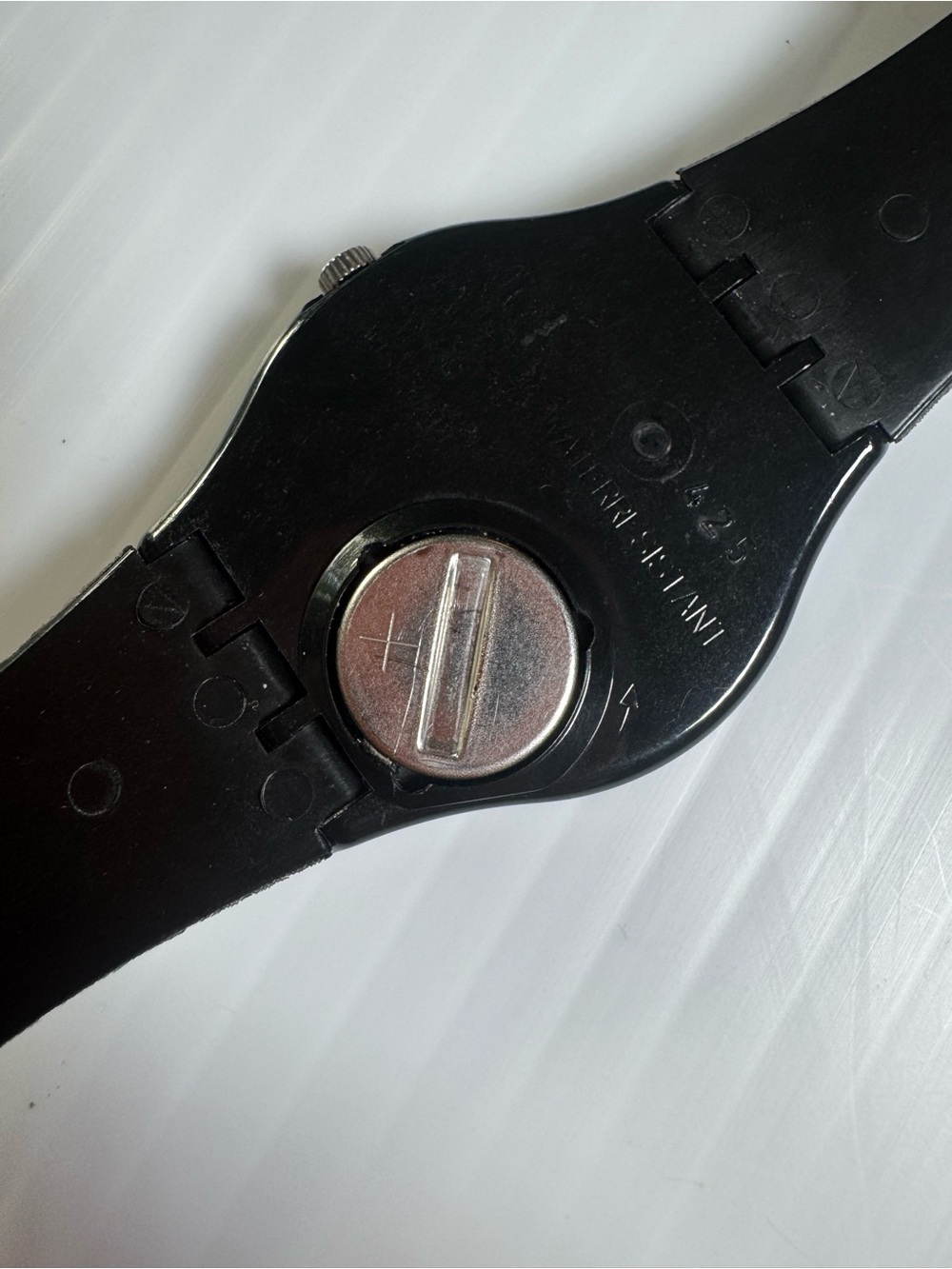 2004 SWATCH “No Cheese” GB223 34mm mouse graphic watch NWOT - Picture 3 of 6